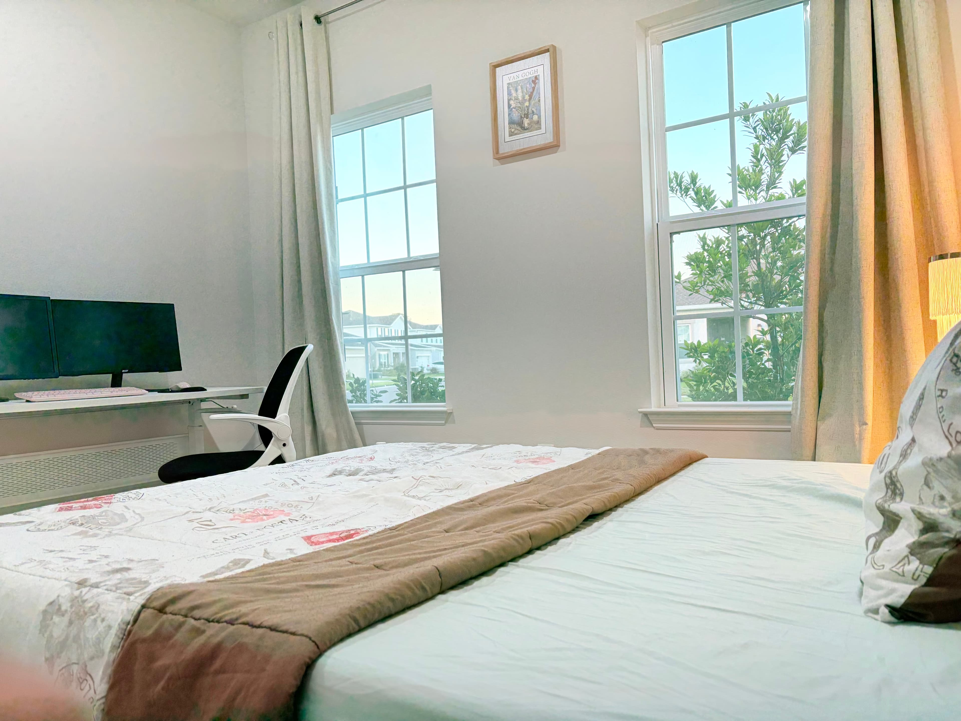 Zephrhills Room in a Fully furnished Single Family Home