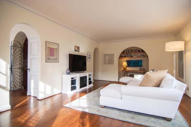 COMFORTABLE 1 BED/ 1 BATH APARTMENT IN WESTCHESTER LOS ANGELES